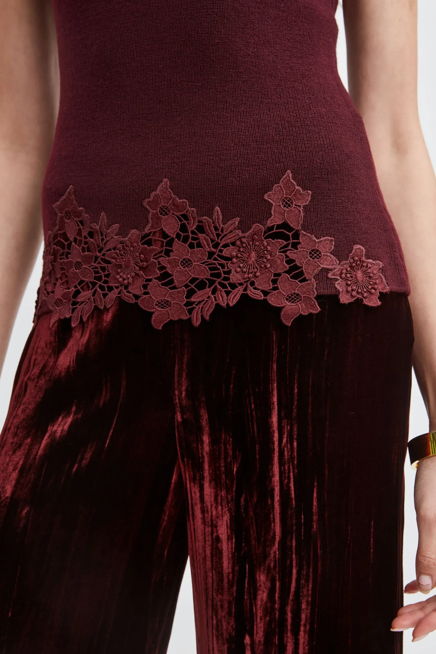 Elie Tahari Tops & Sweaters-Mock Neck Lace Hem Sleeveless Sweater MERLOT