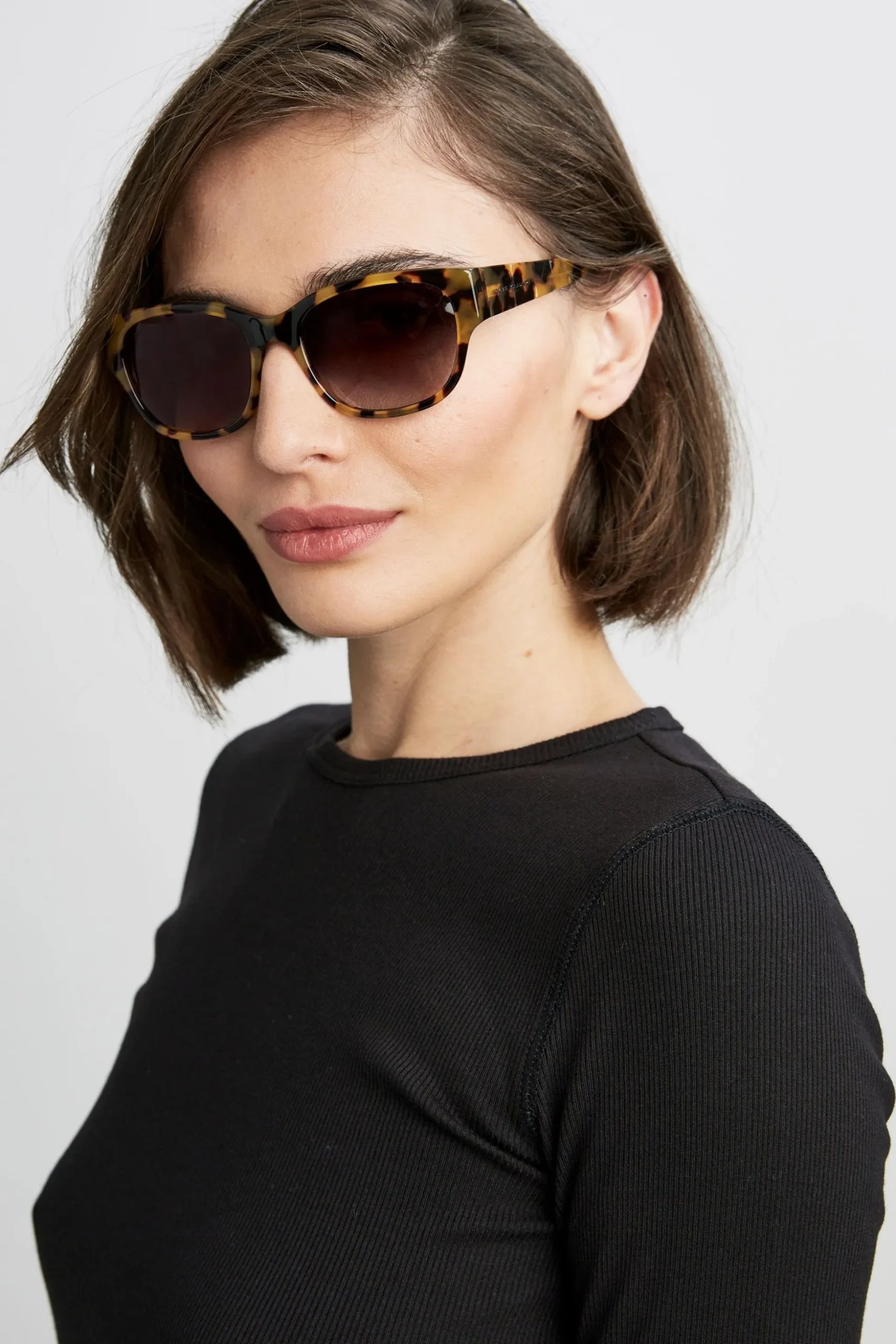 Elie Tahari Fragrance|Gloves-Tortoise Rectangular Sunglasses TokyoTortoise
